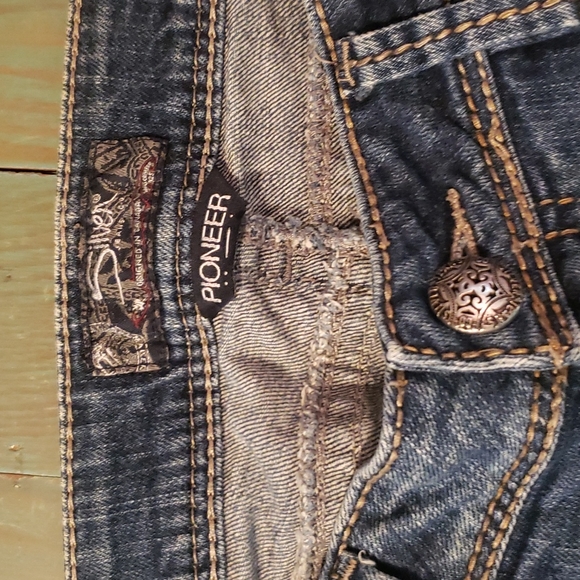 Silver Pioneer Bootcut Jeans. Size 32x33 - Picture 4 of 6